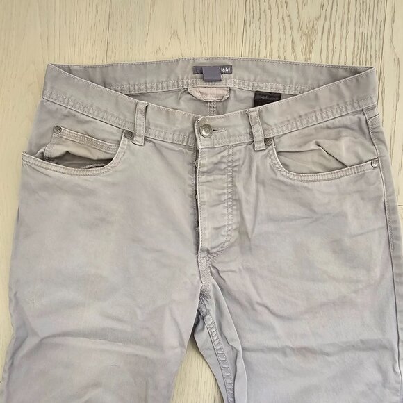Men's H&M Straight Legged Jeans, Color Taupe/Grey, Size 31 - Picture 14 of 14